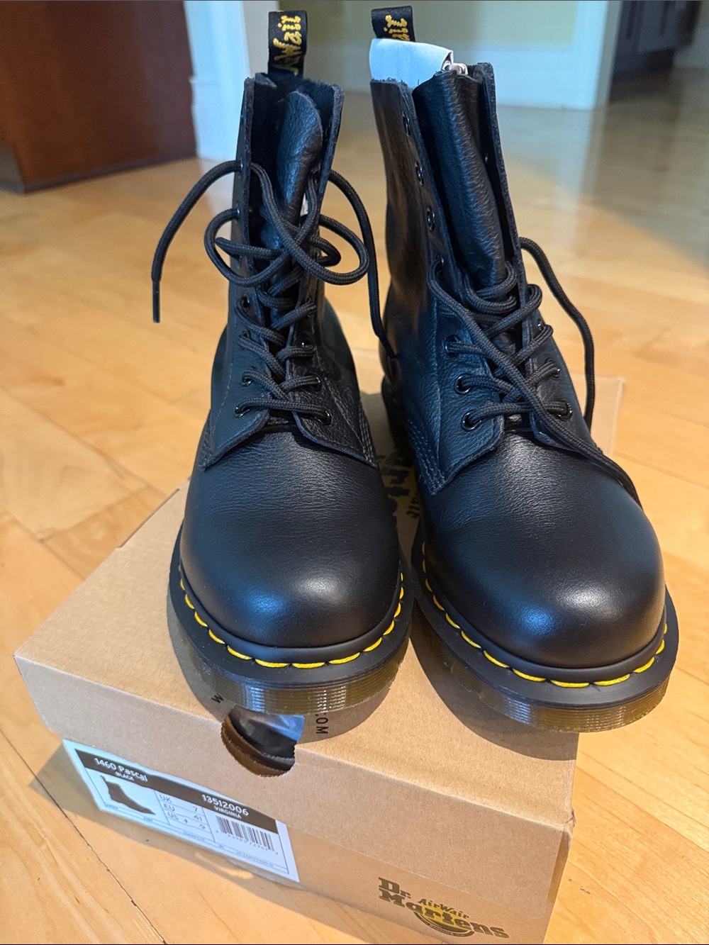 Dr. Martens 1460 Pascal Black Lace-Up Women's Boots brand new